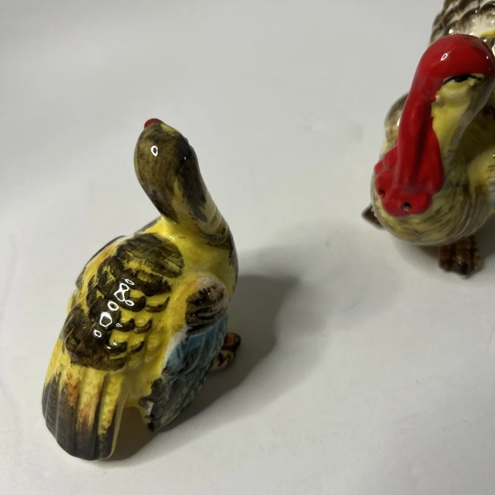 Vintage Ceramic Turkey Figurine Salt & Pepper Shakers Japan